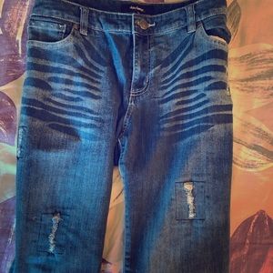 Daisy Fuentes distressed jeans